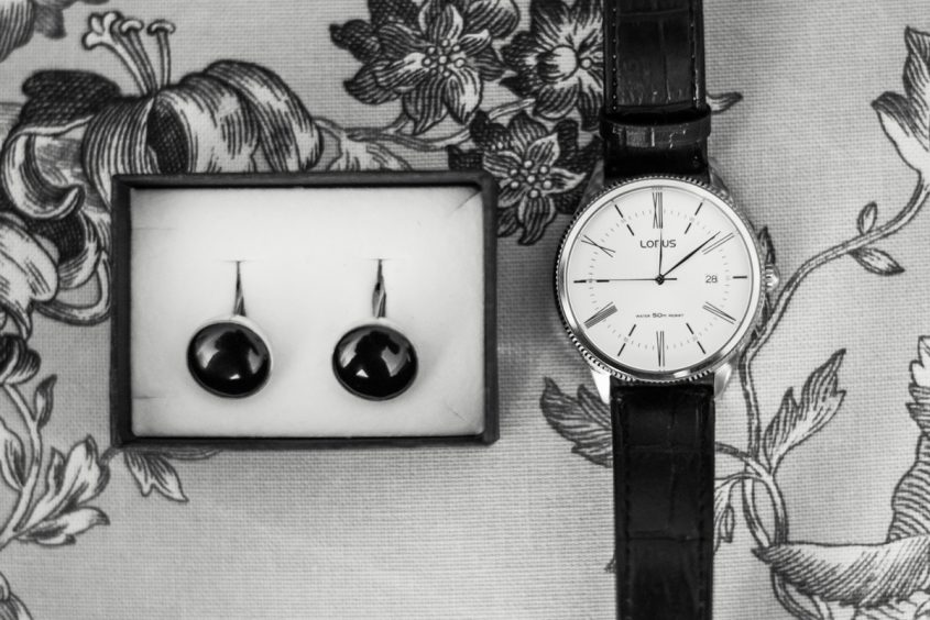 Fotograf Jelenia Góra. Przygotowania do ślubu Wrocław. Urocza młoda para.