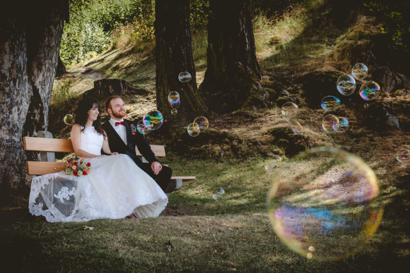 Fotograf ślubny Jelenia Góra. Sesja plenerowa w górach w Szwajcarii miasteczko Falera. Parc la Mutta.