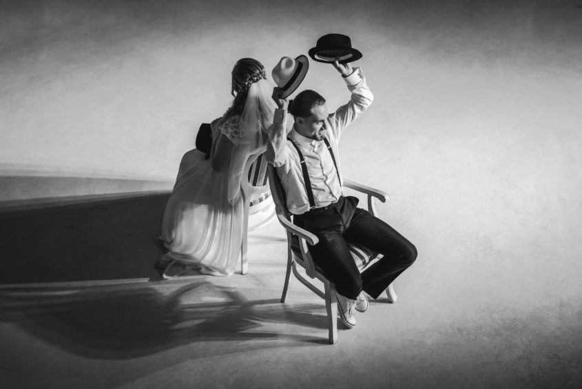 Fotograf Jelenia Góra. Fotografia Ślubna Jelenia Góra. Zdjęcia ślubne Dwór Korona Karkonoszy Sosnówka. Młoda para