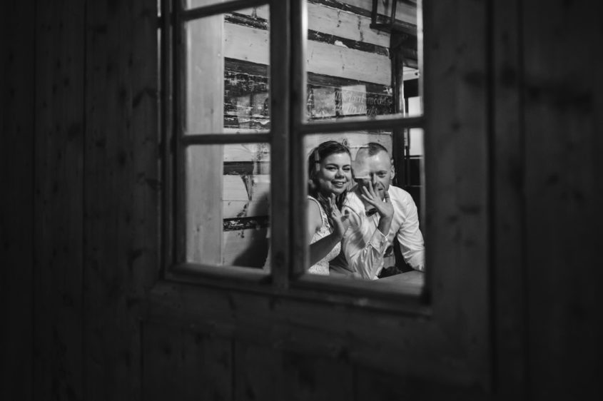 Sesja plenerowa Karpacz. Sesja plenerowa schronisko Samotnia. Zdjęcia ślubne Karpacz. Sesja plenerowa w górach.