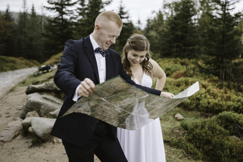 Sesja plenerowa Karpacz. Sesja plenerowa schronisko Samotnia. Zdjęcia ślubne Karpacz. Sesja plenerowa w górach.